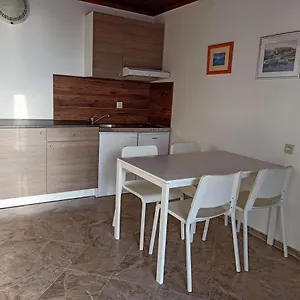 Apartman Bruno, Njivice